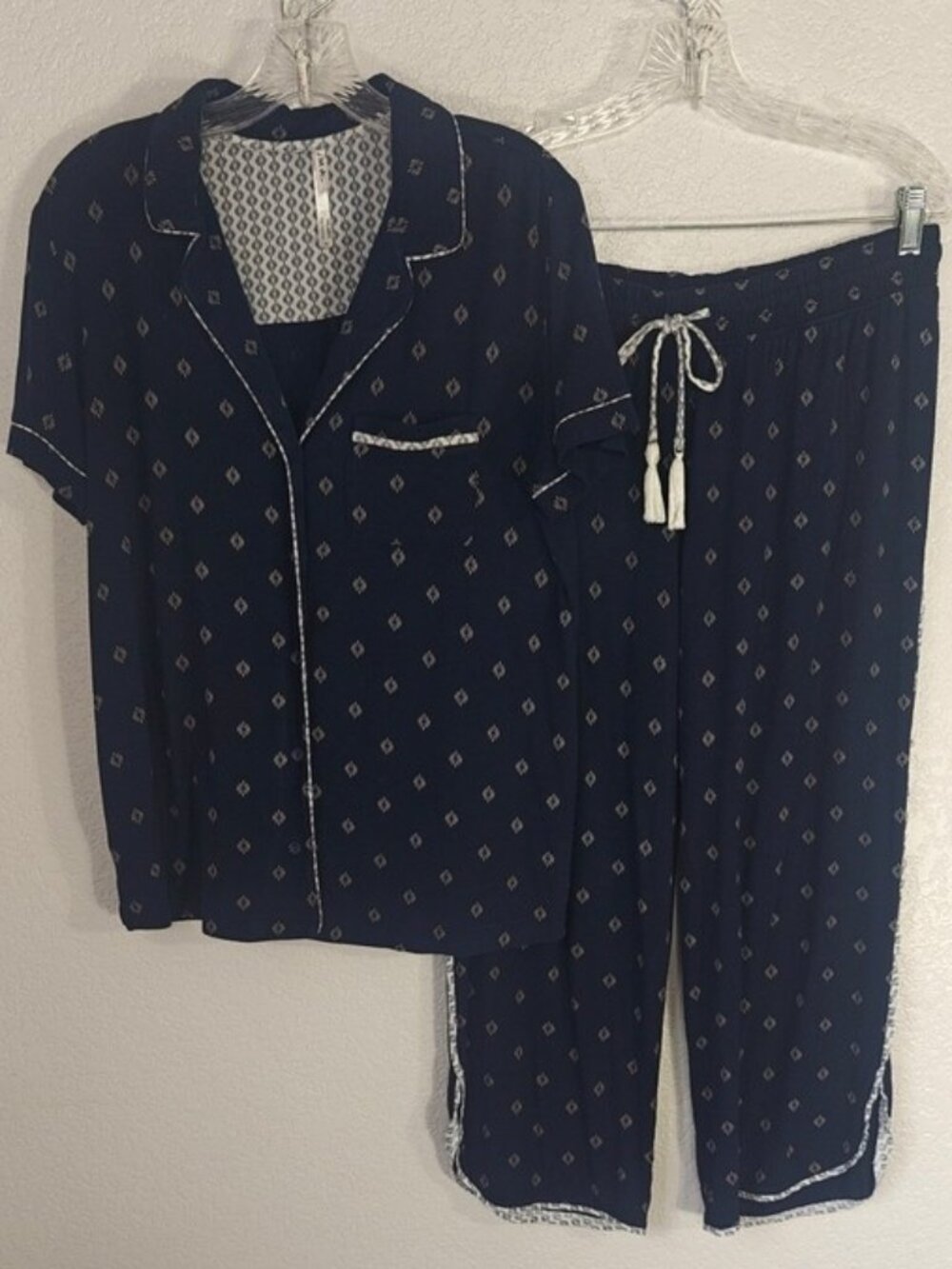 Soma Sz M Pajama Set Navy White Print Short Sleeve Cropped Pants Pockets